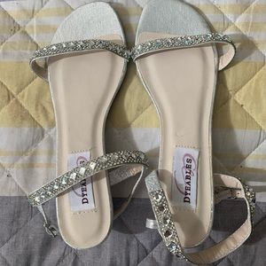 NEW Woman’s Dressy Silver Diamond Shoes / Sandals  Size 6